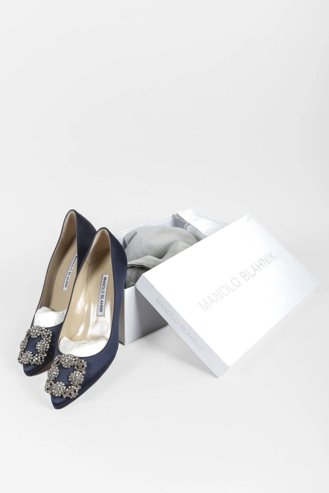 Manolo Blahnik Manolo Blahnik Hangisi Blue Satin Jewel Pumps Size US 5.5 / IT 35.5 - 11 Thumbnail