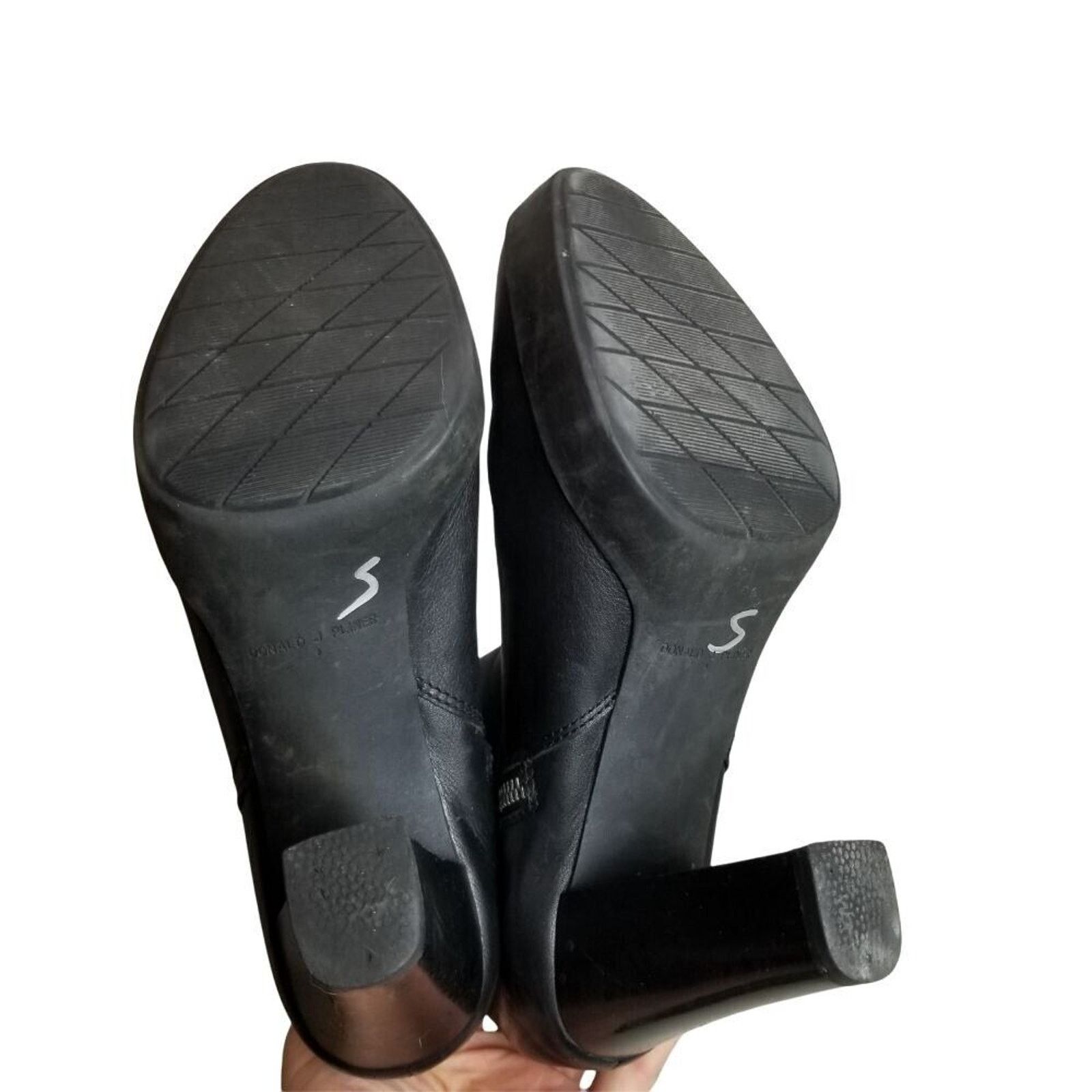 Donald Pliner Donald J Pliner Womens Milan Black Leather Heeled Boots 8.5M Size US 8.5 / IT 38.5 - 9 Thumbnail