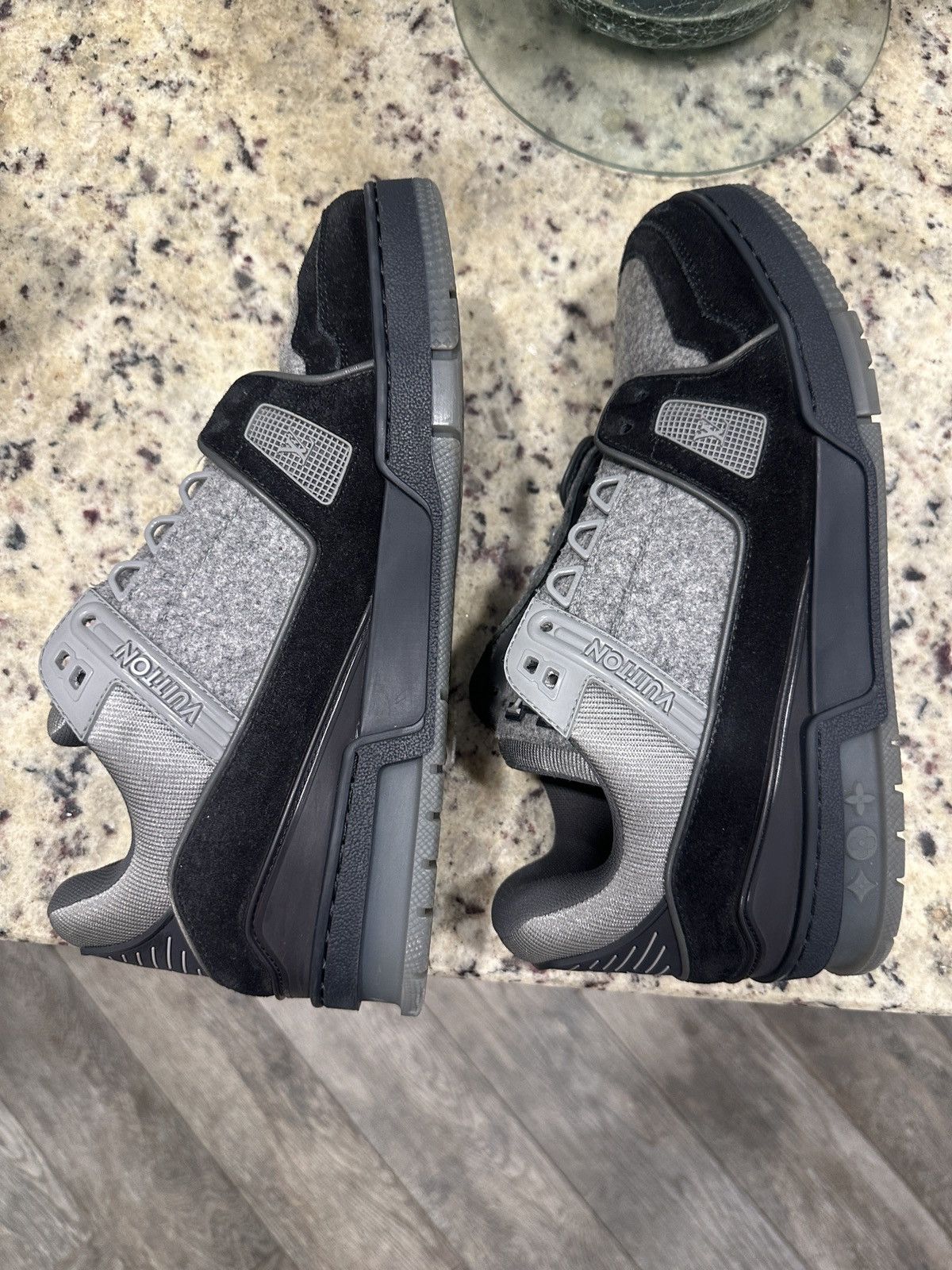 Louis Vuitton LOUIS VUITTON GREY WOOL BLACK LOW TOP TRAINERS SNEAKERS Size US 6.5 / EU 39-40 - 3 Thumbnail