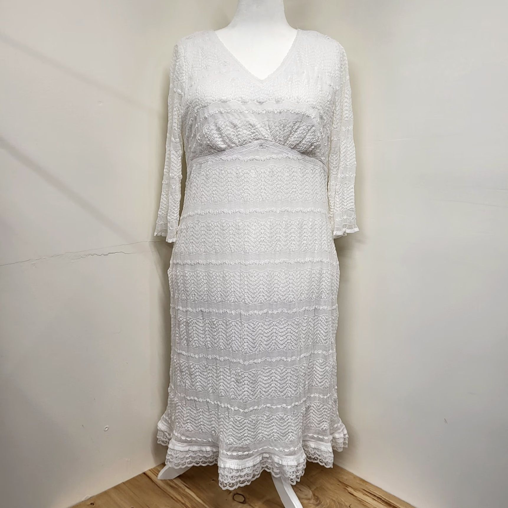 Vintage Rabbit Rabbit Rabbit White Lace Stretch Lined MIDI Dress Wedding Womens 14W Cap Sleeve V-Neck Short Sleeve Size XL / US 12-14 / IT 48-50 - 2 Thumbnail