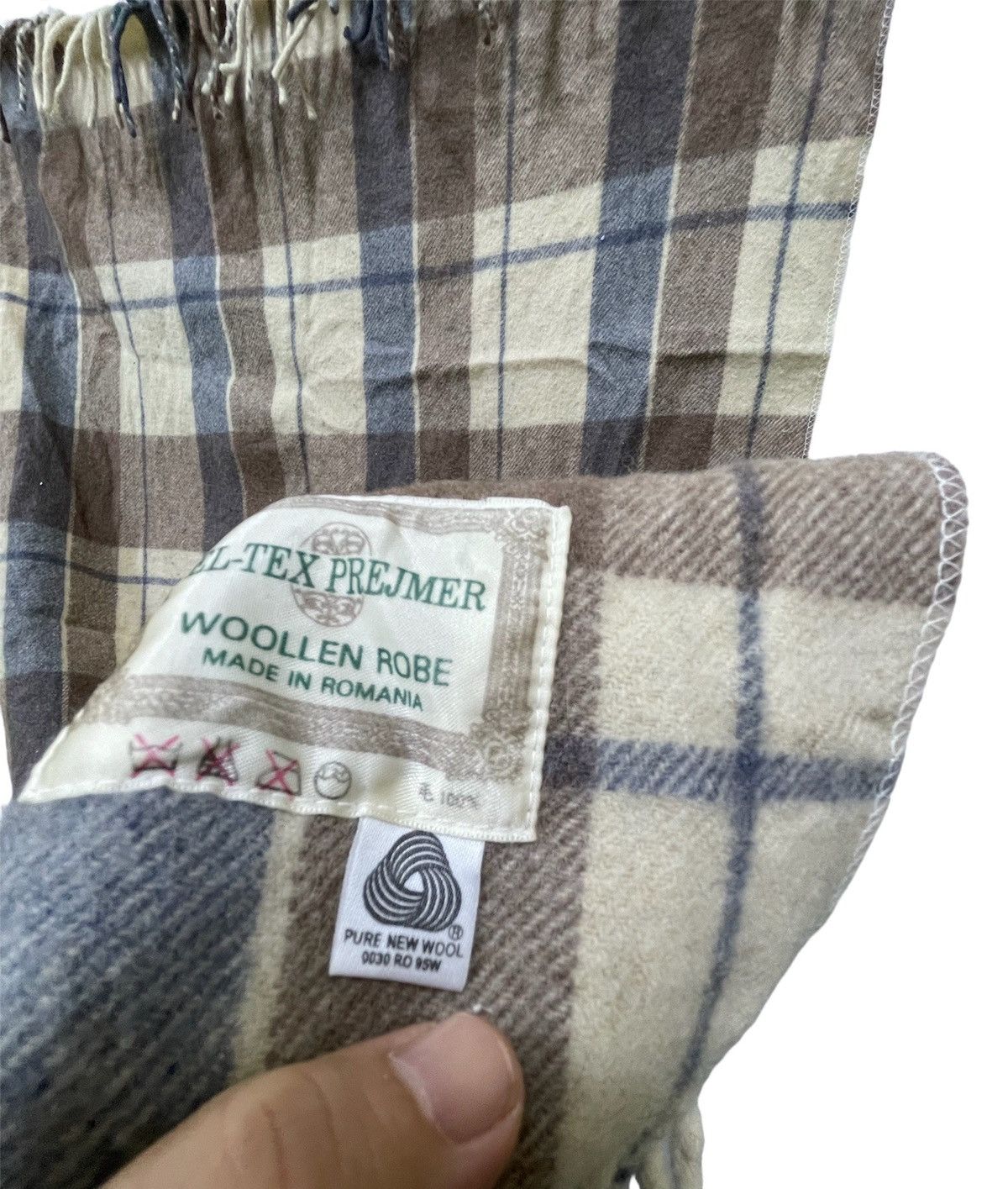 Other EL-TEX PREJMER WOOLEN ROBE MADE IN ROMANIA Size ONE SIZE - 4 Thumbnail