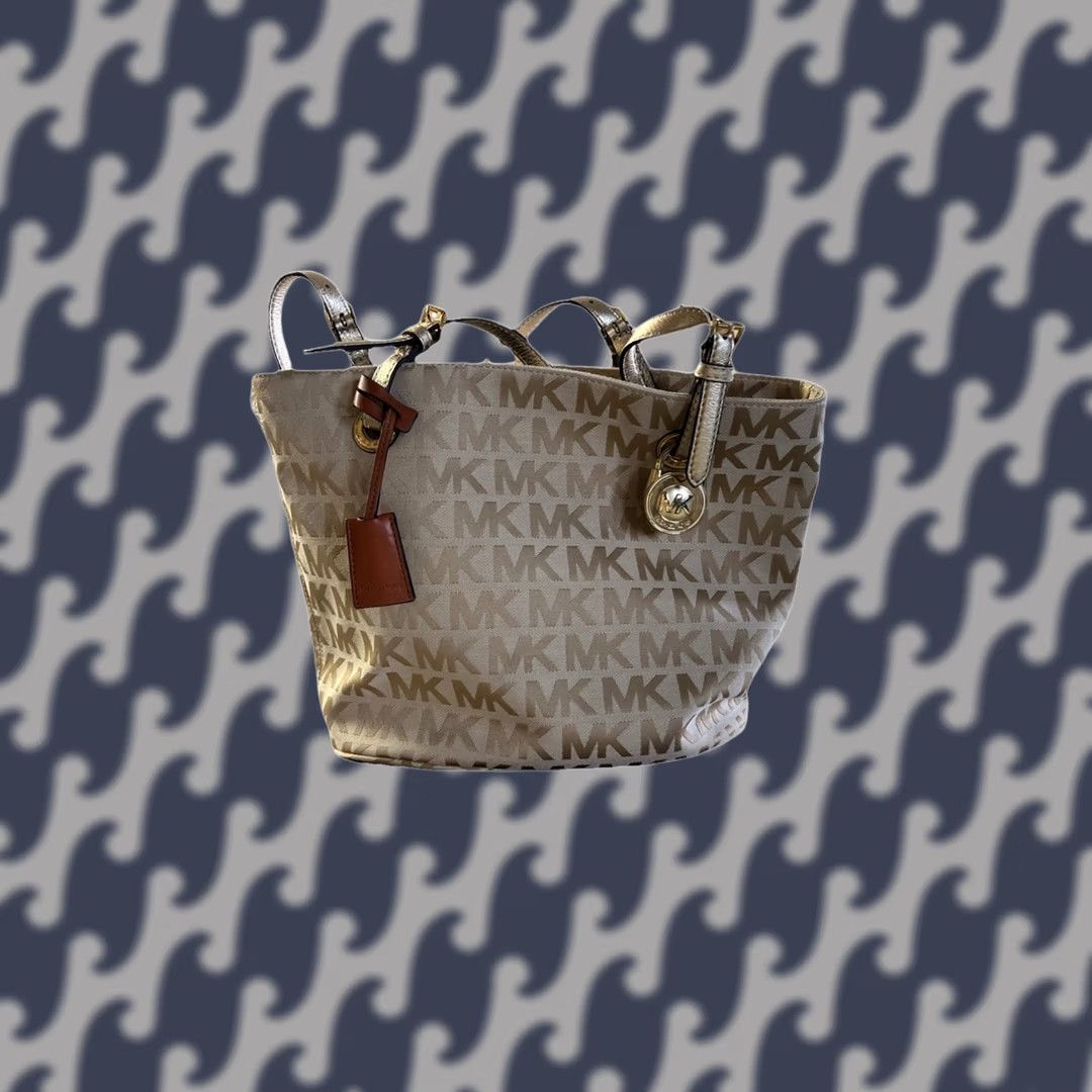 Vintage Michael Kors Jet Set Signature Tote Bag Shoulder Bag Beige Gold PVC Large Women Size ONE SIZE - 1 Thumbnail