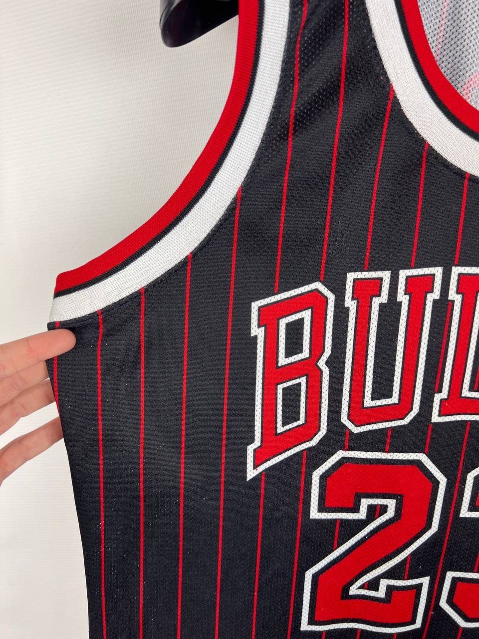 Champion Jordan Chicago Bulls Champion vintage jersey size M Size US M / EU 48-50 / 2 - 7 Thumbnail