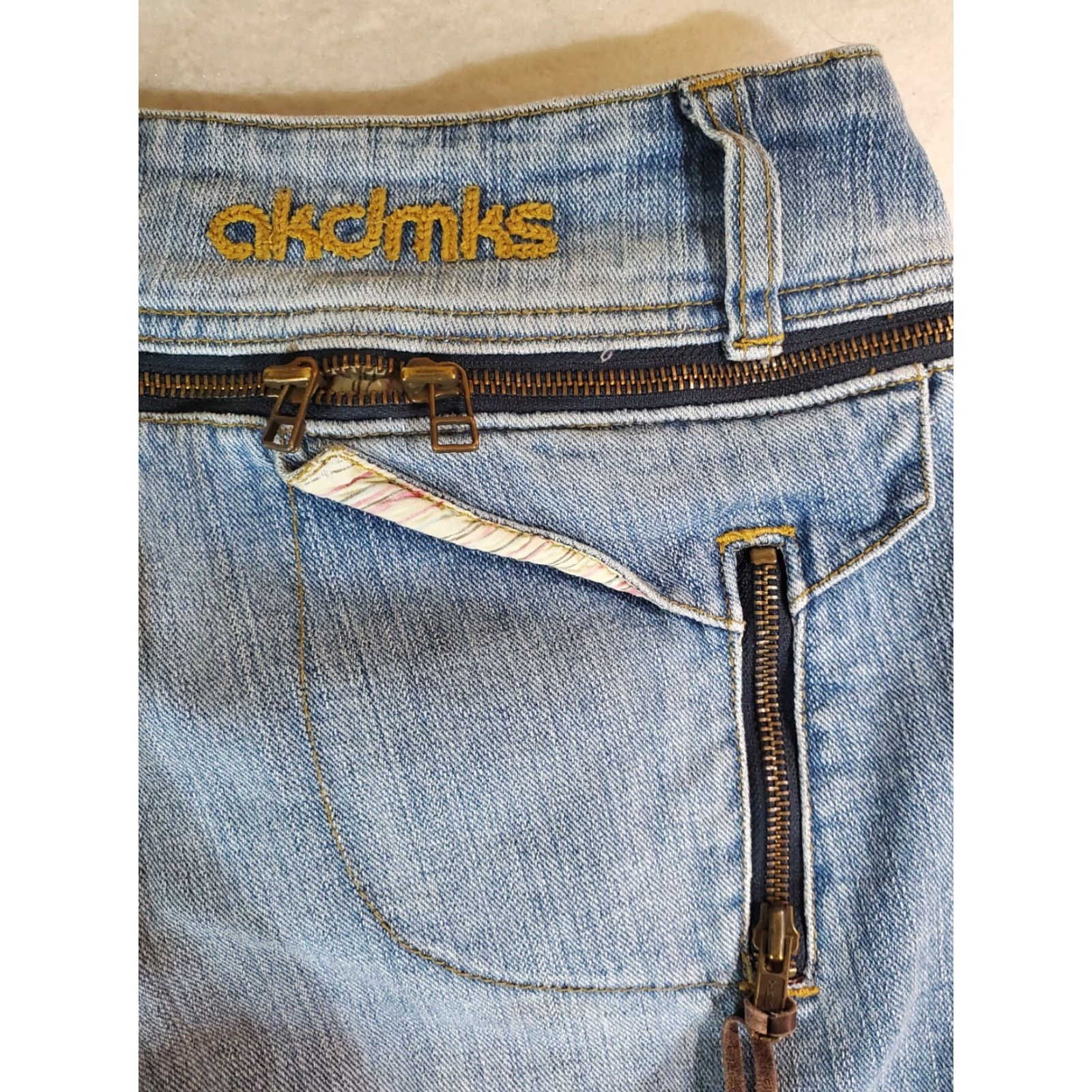 Akademiks VINTAGE Akademiks Slim Fit Zipper Jeans Womens 30x32 Light Blue Embroidered Denim Jeans Size 30" / US 8 / IT 44 - 7 Thumbnail