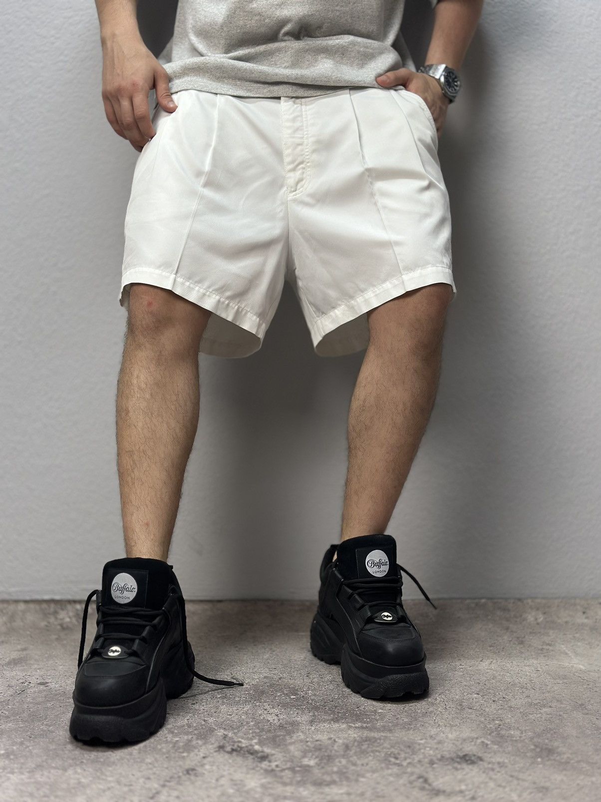 Nike Vintage Nike Shorts Court Swoosh Y2K white Federer Golf Size US 32 / EU 48 - 2 Thumbnail
