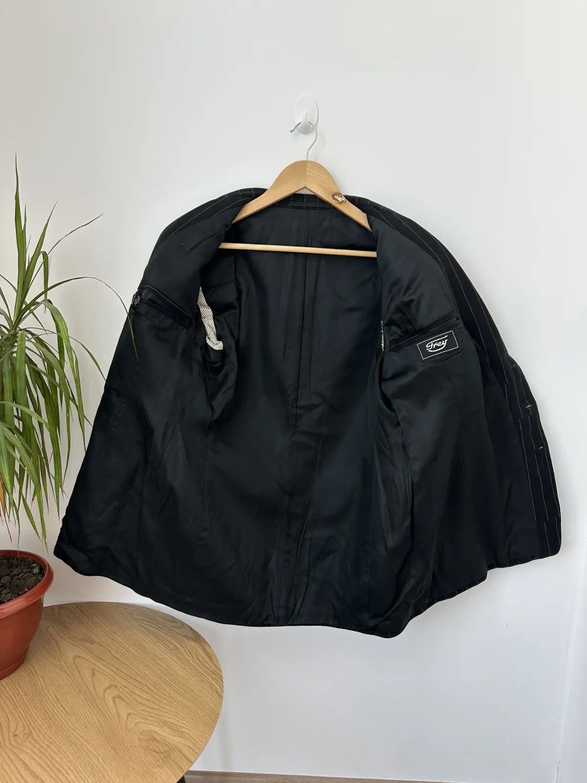 Japanese Brand VTG 1960s Men’s Suit 2-Piece Black Wool WWII Era Solide Elegance Size 44L - 11 Thumbnail
