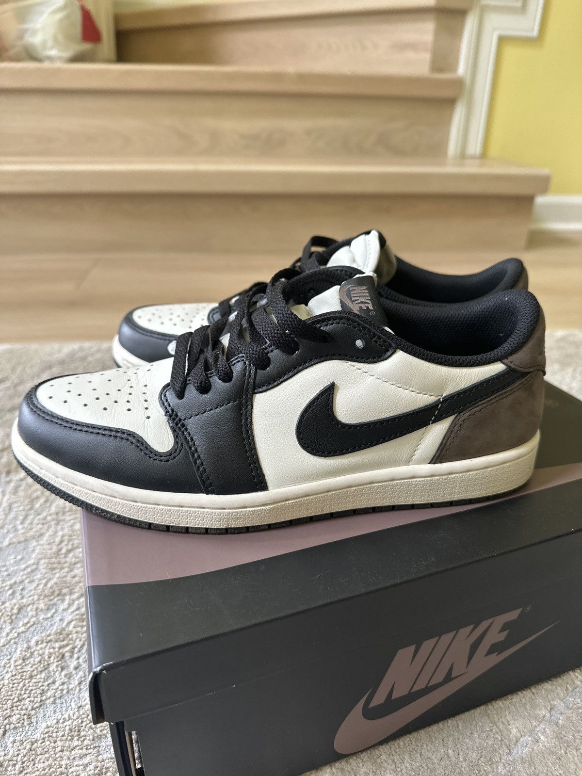 Jordan Brand Jordan 1 Low Mocha Size US 8 / EU 41 - 5 Thumbnail