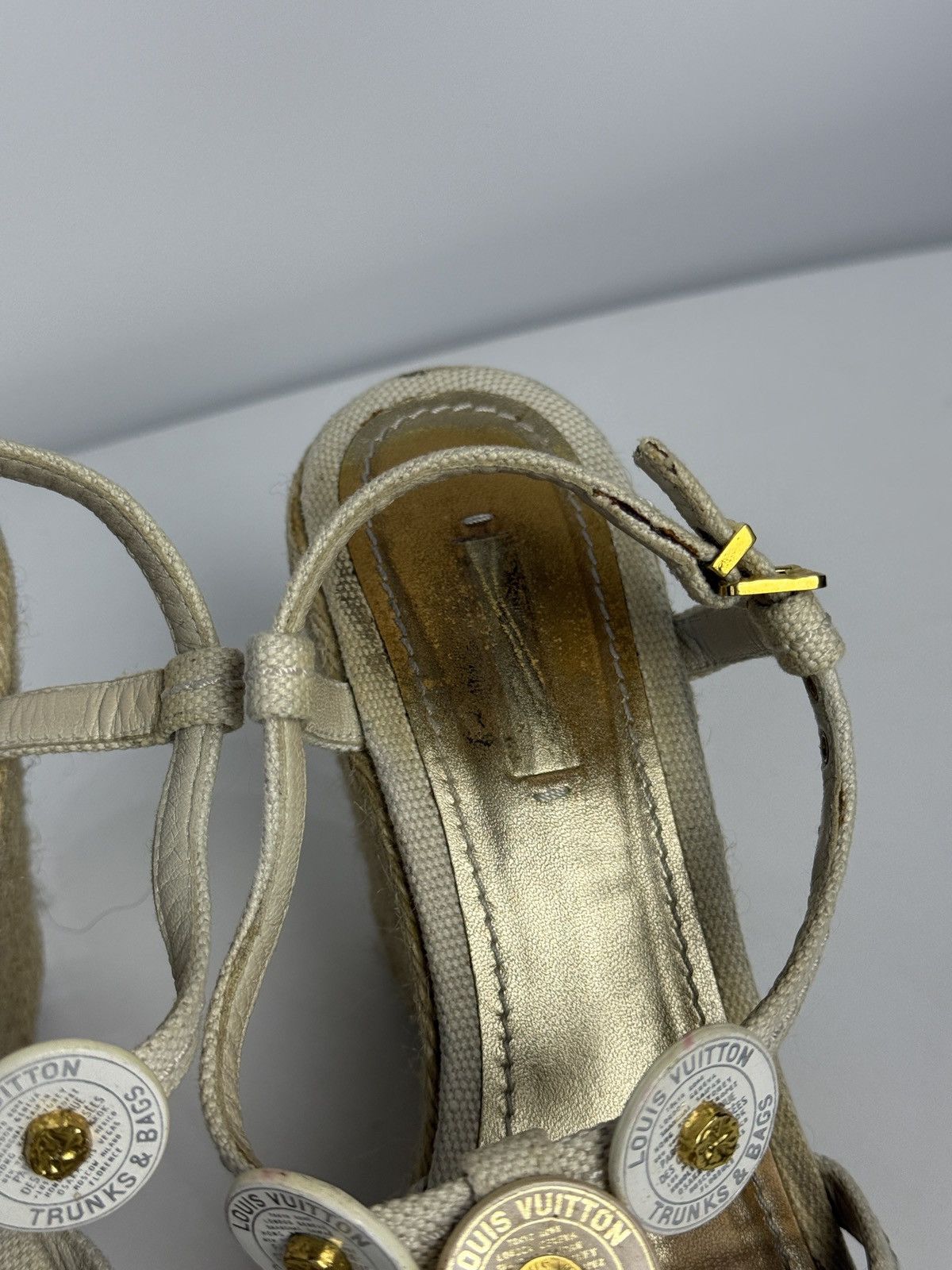 Louis Vuitton Louis Vuitton cream espadrille wedge sandals Size US 8 / IT 38 - 6 Thumbnail