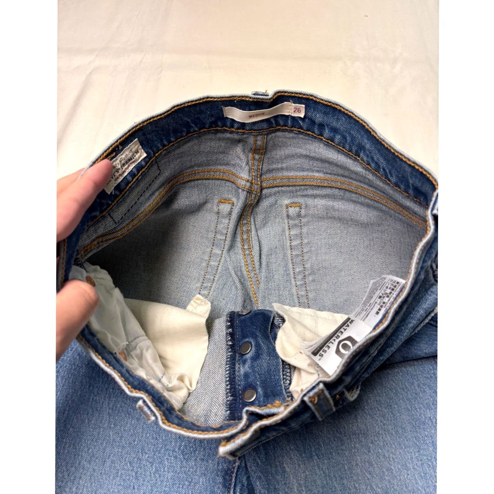 Levi's VINTAGE Levis Premium Wedgie Straight Jeans Blue Medium Wash Womens 26X27 Size 26" / US 2 / IT 38 - 4 Thumbnail