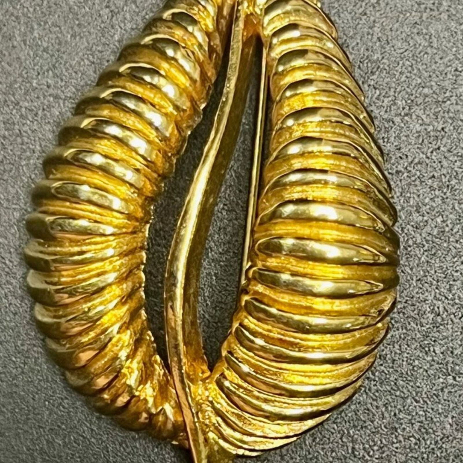 & Other Stories Goldtone Leaf, 2.75 x 1.5”, Clean, VGC Size ONE SIZE - 1 Thumbnail