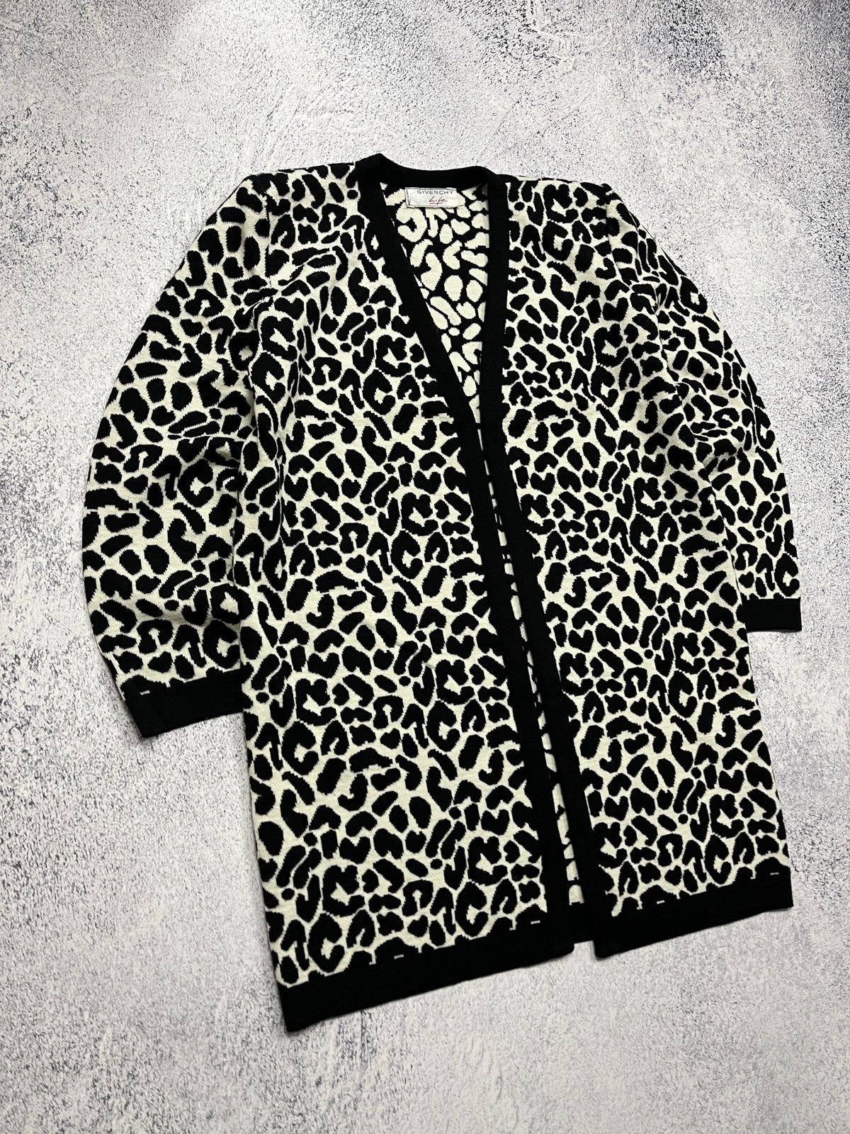 Givenchy × Vintage Vintage Givenchy Wool Cardigan Made in France Cape Jacket Size M / US 6-8 / IT 42-44 - 5 Thumbnail