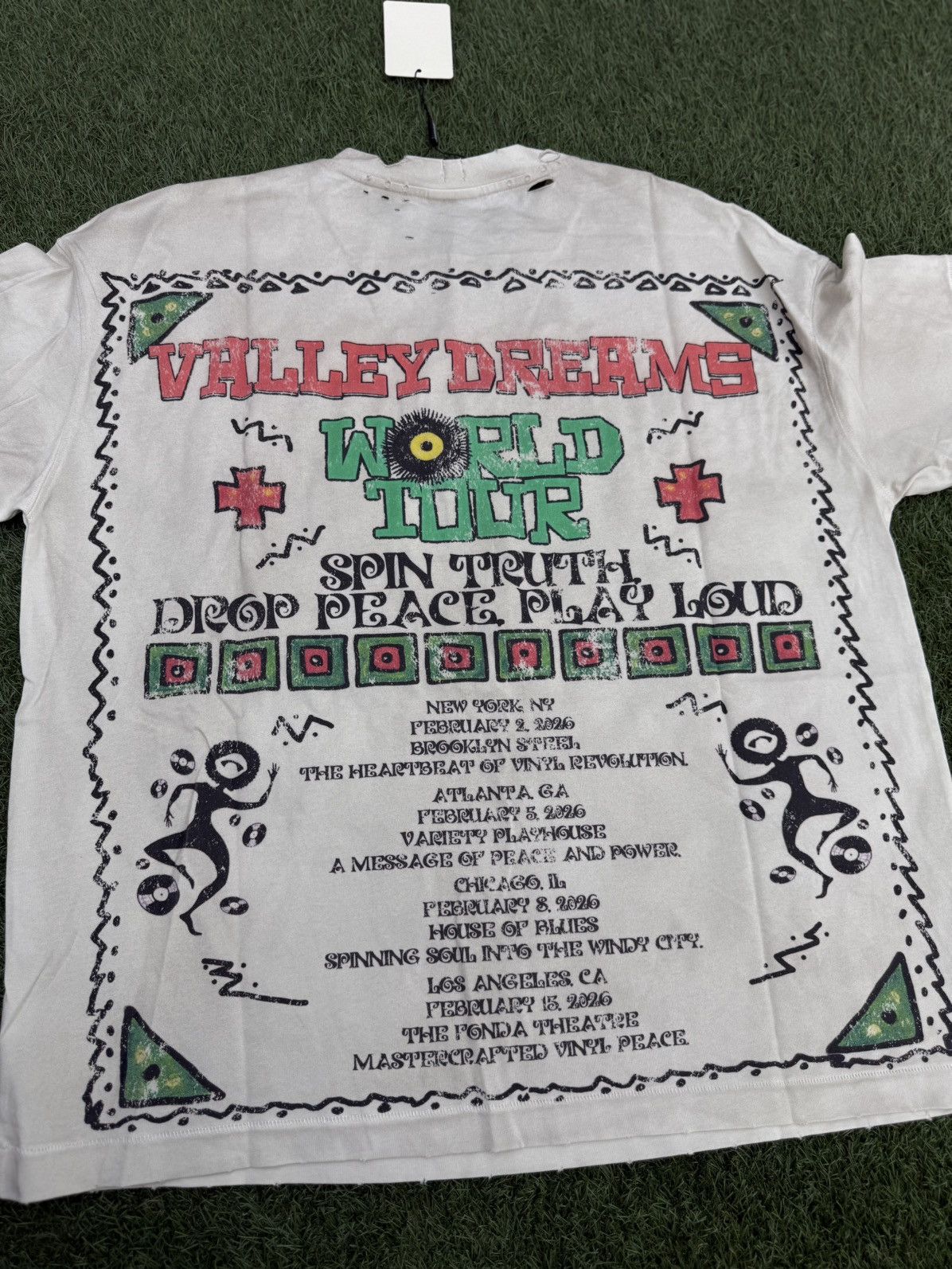 Vale Valley Dreams Aliens Tee Size Large (NEW) Size US L / EU 52-54 / 3 - 10 Thumbnail