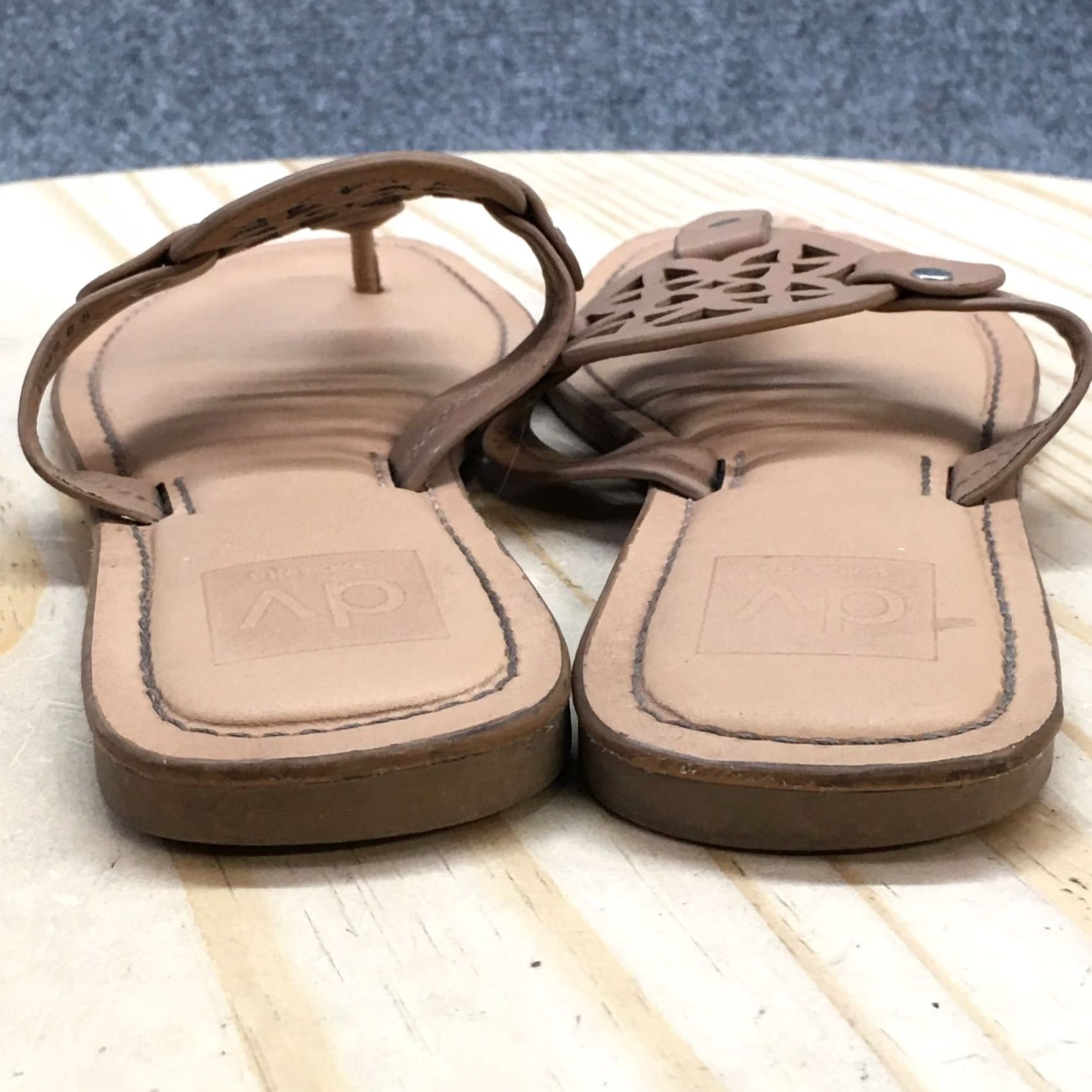 Dolce Vita Dolce Vita Sandals Womens 6.5 Juleat Slip On Thong Flats Brown Faux Leather Size US 7 / IT 37 - 6 Thumbnail