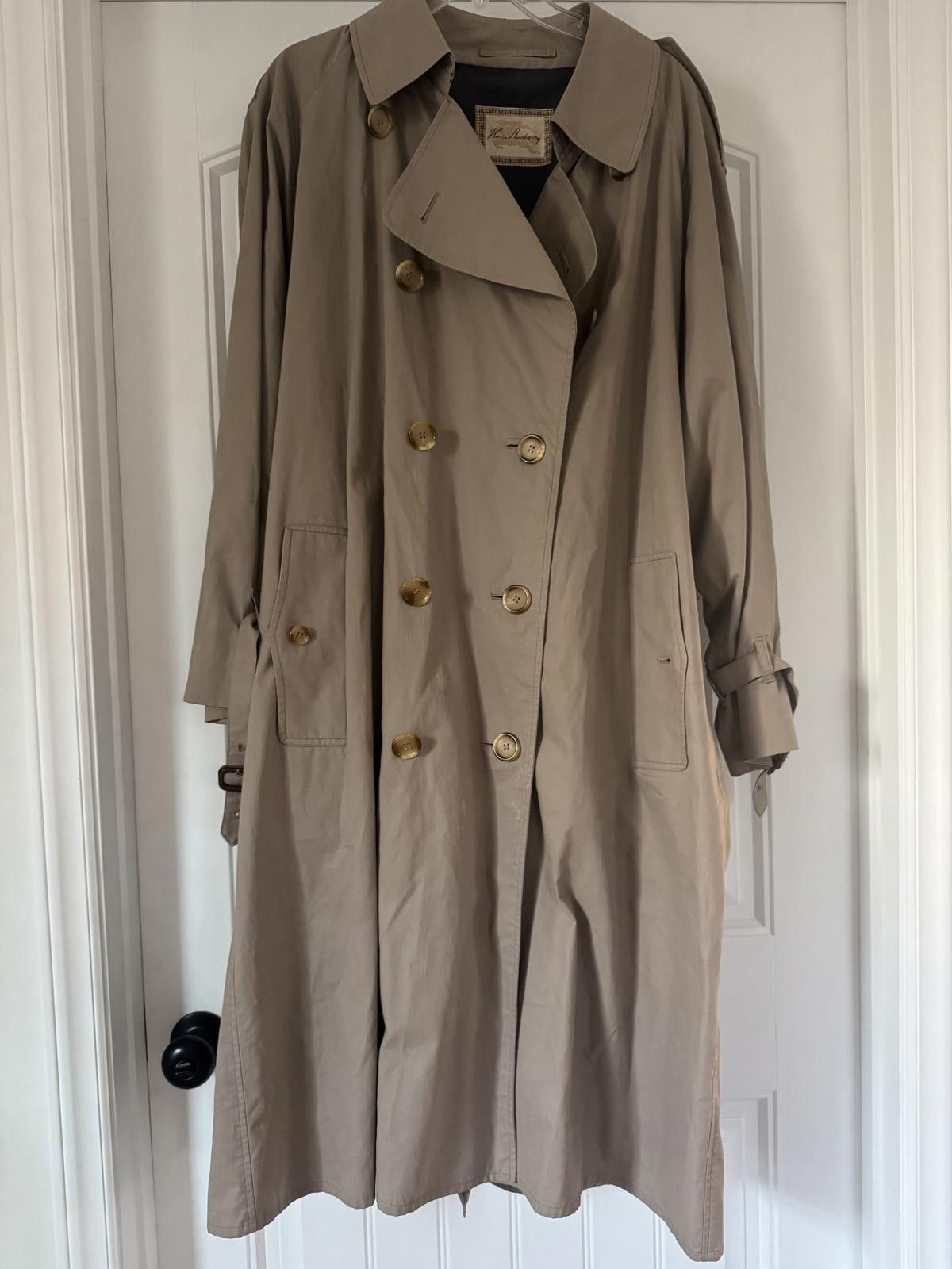 Burberry Vintage Thomas Burberry Men’s 50Short Beige Trench Coat Size US M / EU 48-50 / 2 - 1 Thumbnail