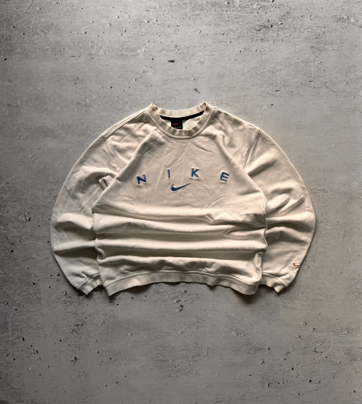 Nike × Vintage NIKE VINTAGE CENTER LOGO OVERSIZE BOXY SWEATSHIRT Size US S / EU 44-46 / 1 - 1 Thumbnail