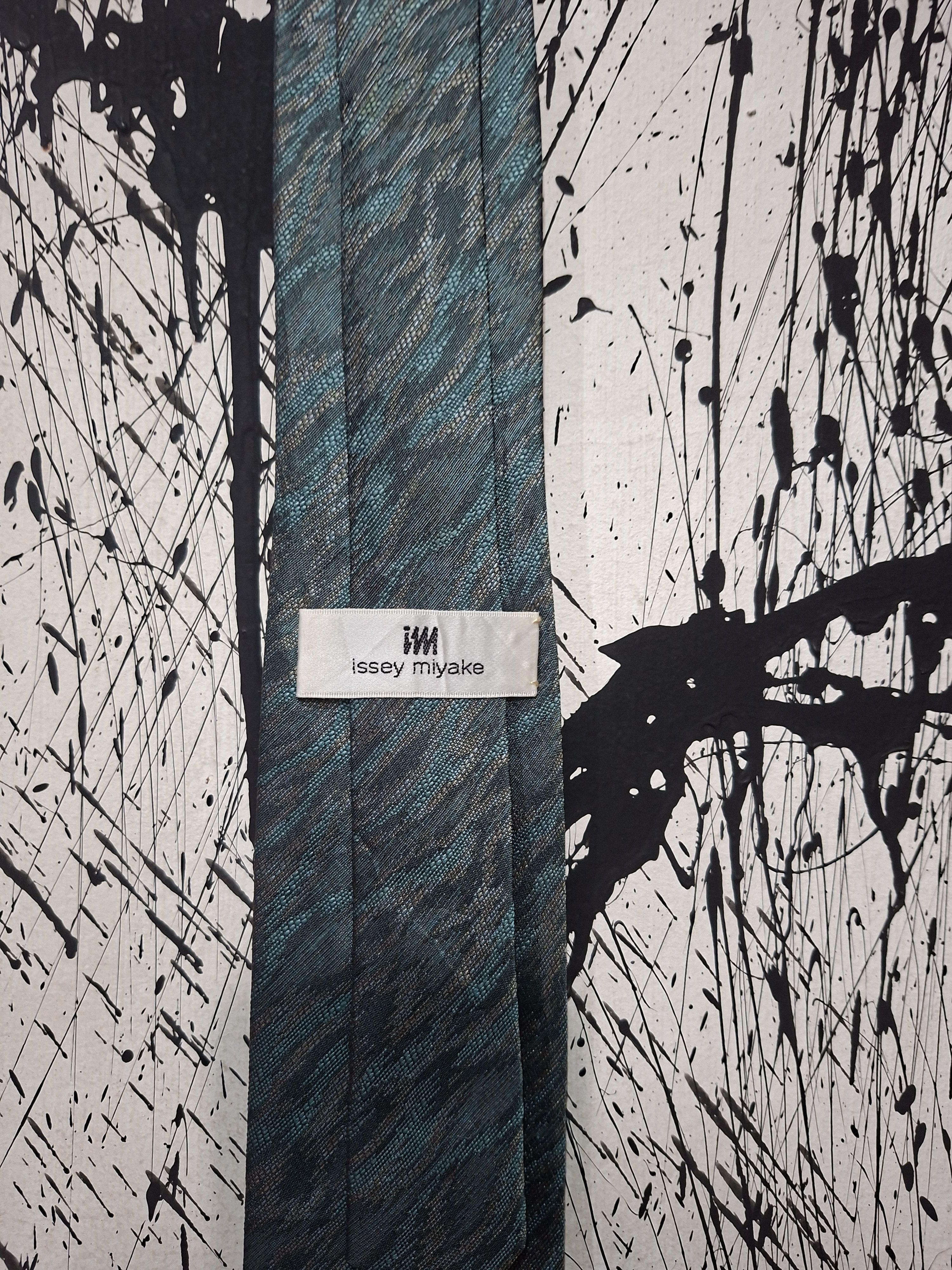 Issey Miyake ISSEY MIYAKE ABSTRACT DESIGN 100% SILK TIE Size ONE SIZE - 3 Thumbnail