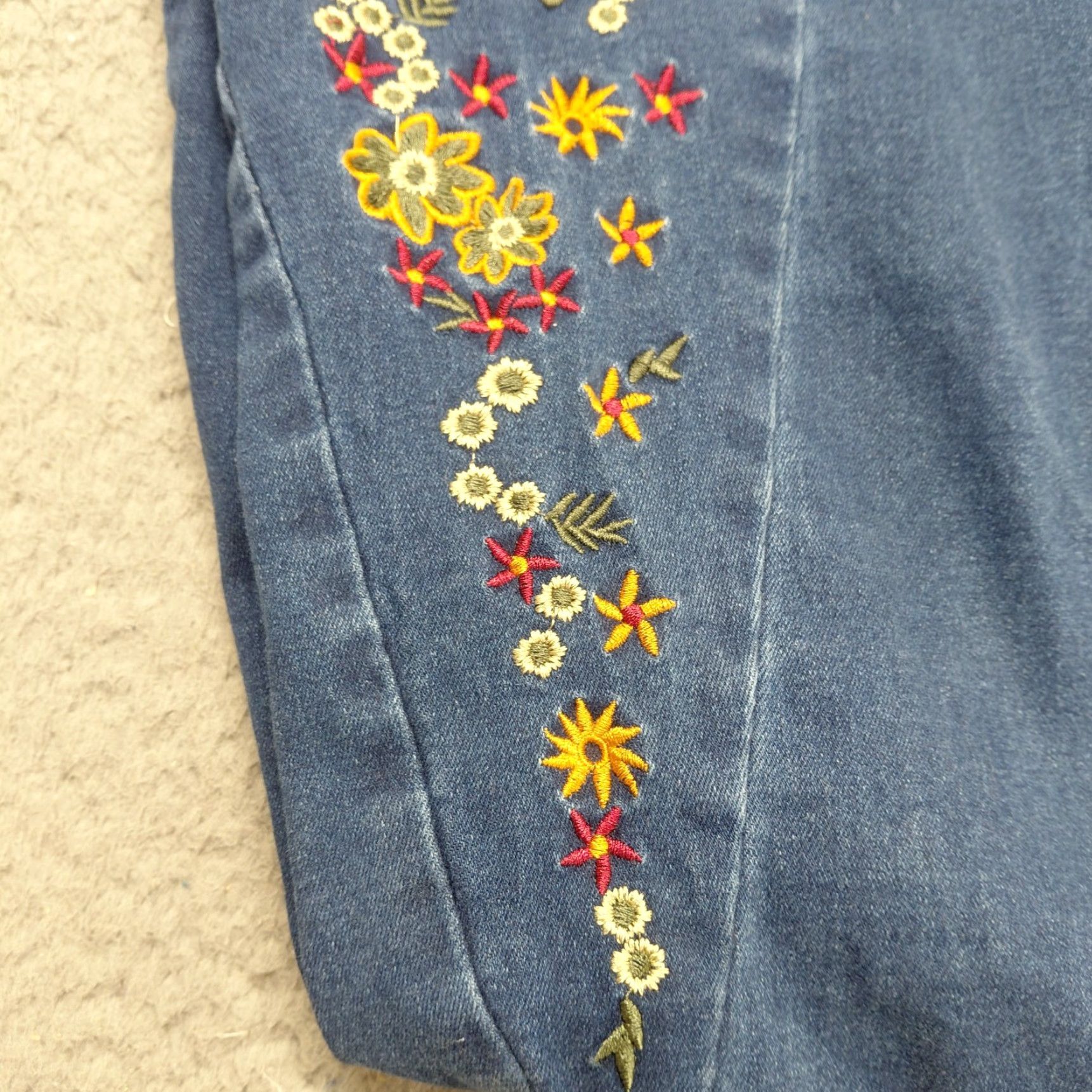 Vintage BAMBOO Jeans Women’s Sz 15 Blue Flare Denim Dark Wash Stretch Embroidered Floral Shirt? Size 36" / US 14 / IT 50 - 6 Thumbnail