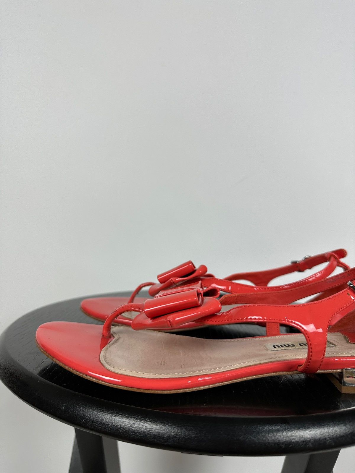 Miu Miu Miu Miu Pink Patent Leather Bow Flat Sandals Size US 6.5 / IT 36.5 - 13 Thumbnail