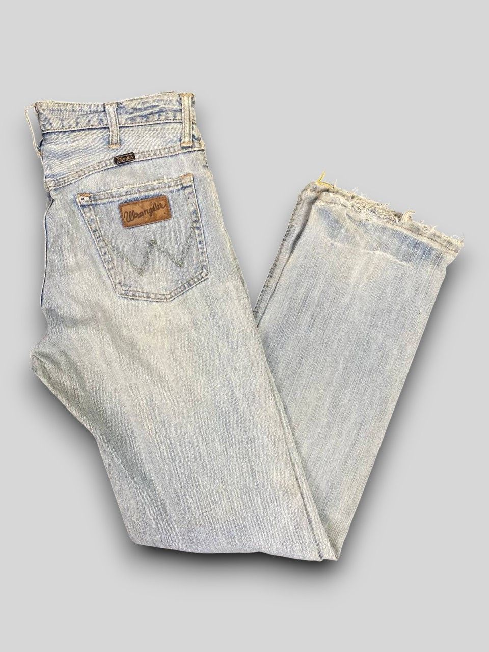 Wrangler vintage wrangler lightwash distressed denim Size US 33 - 1 Thumbnail