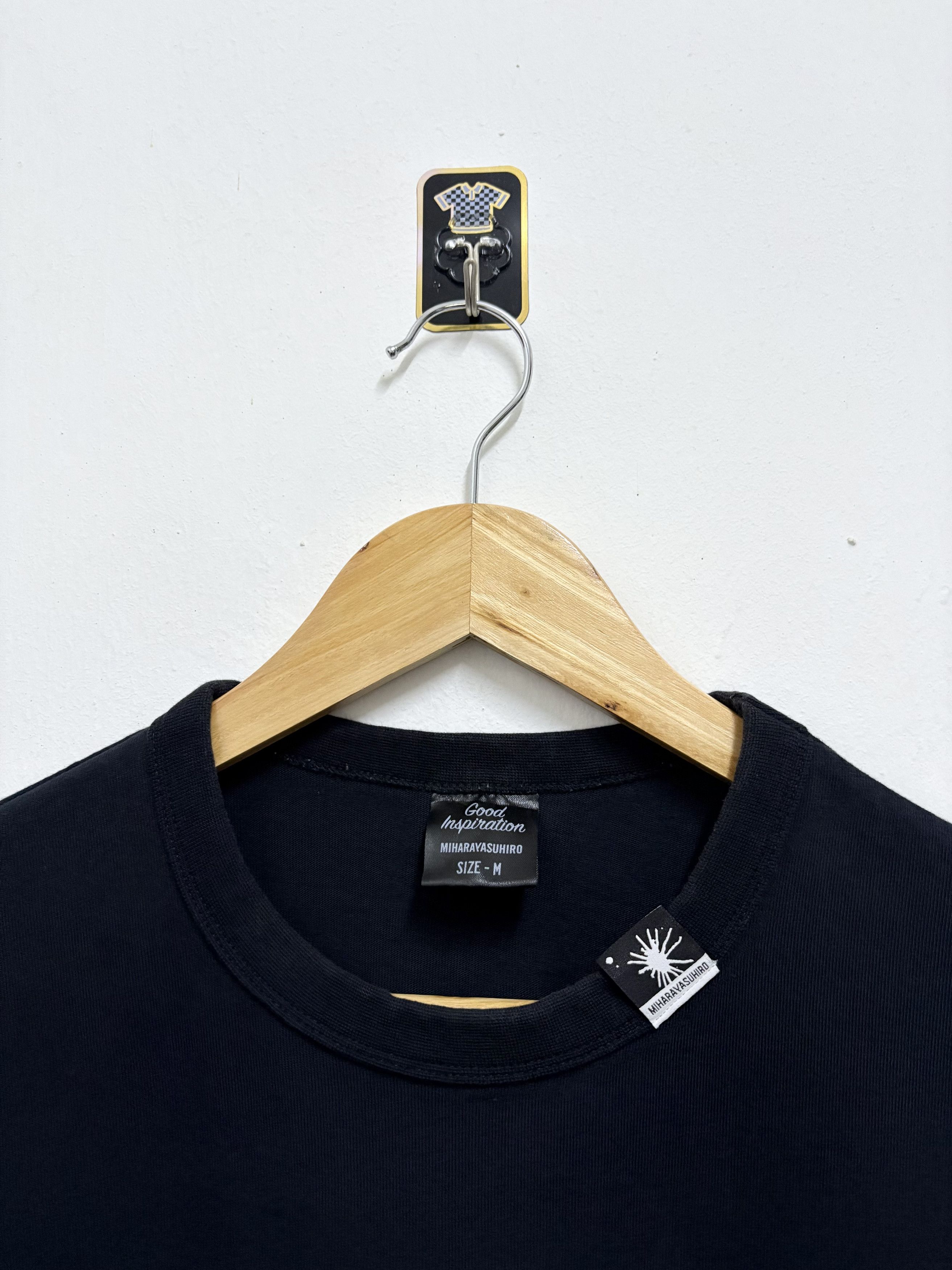 GU × Maison MIHARA YASUHIRO 2000's GU x Maison Miharayasuhiro - Communication T-Shirt Size US M / EU 48-50 / 2 - 9 Thumbnail