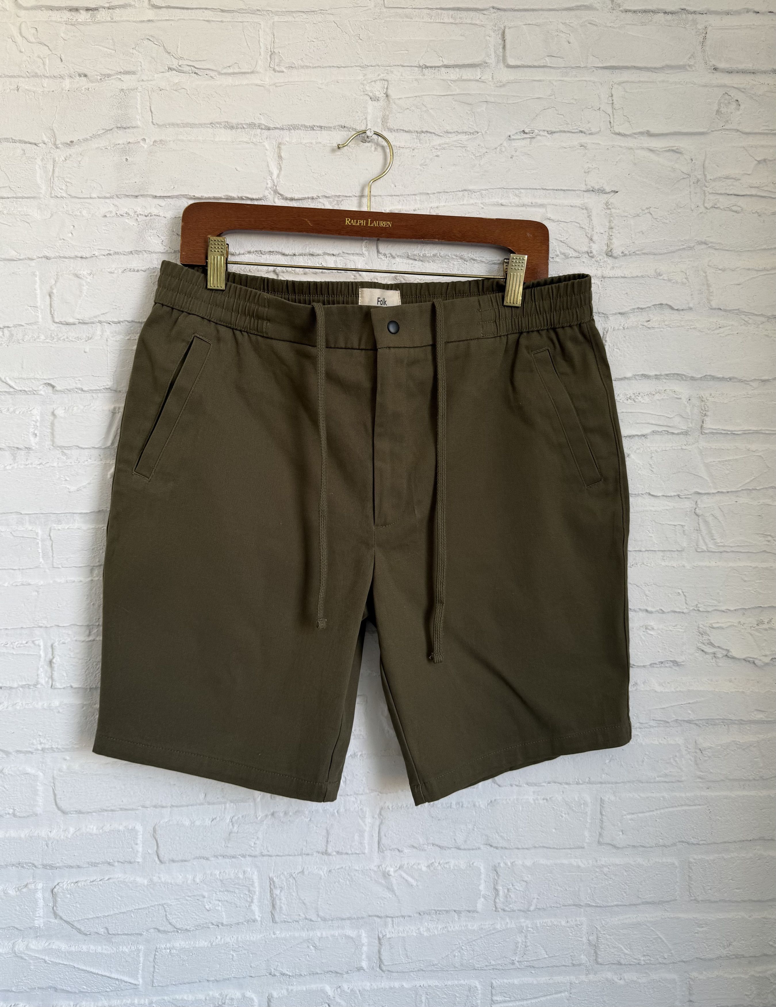 Folk Folk olive shorts Size US 32 / EU 48 - 1 Thumbnail