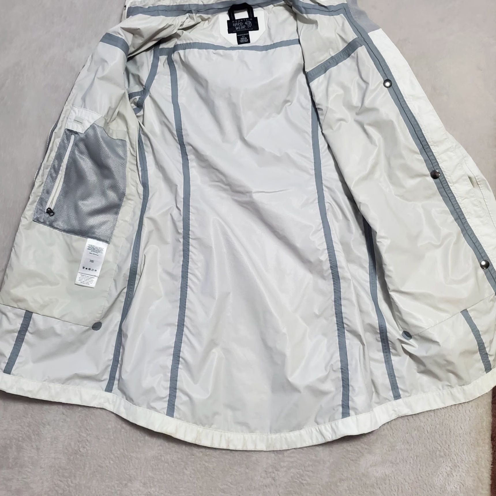 Mountain Hardwear VINTAGE Mountain Hardwear Rain Jacket Women S White Detachable Hood Nylon Soft Shell FLAW Size S / US 4 / IT 40 - 4 Thumbnail
