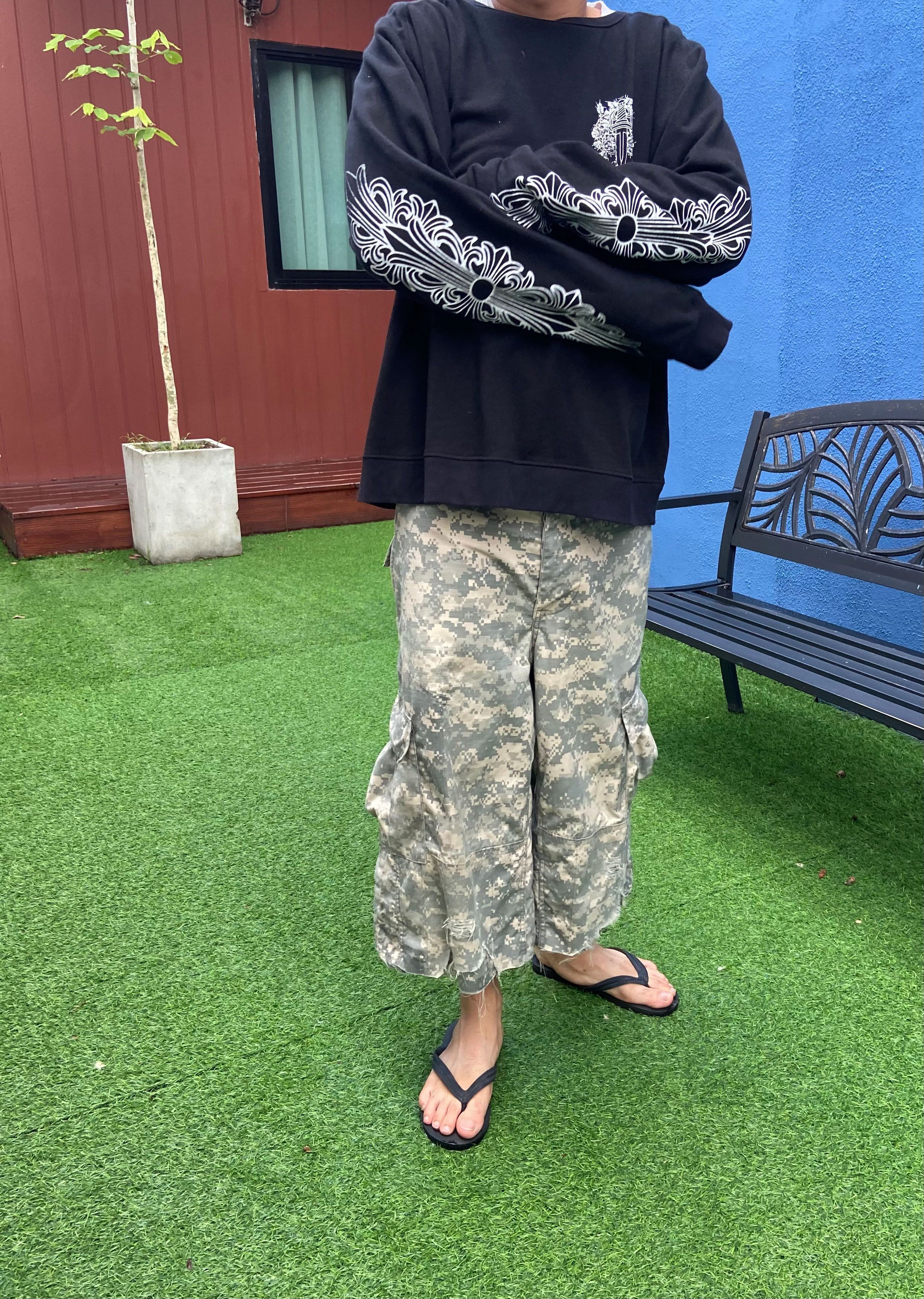 Vintage Vintage PIXELCAMO Cargo Shorts Size US 34 / EU 50 - 3 Thumbnail