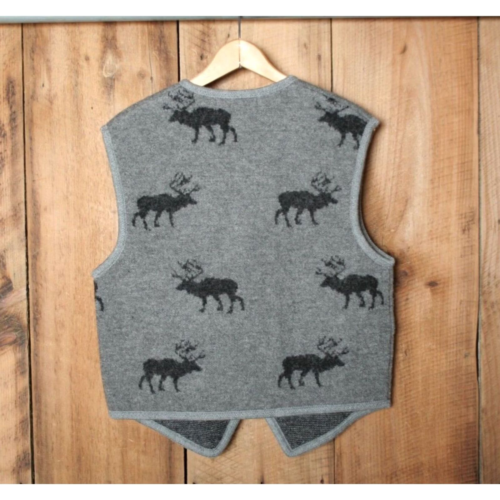 Vintage VINTAGE Lisa International Gray Moose Motif 100% Boiled Wool Vest L Women Jacket? No, Vest 100% Wool Gray Moose Motif Womens L Size L / US 10 / IT 46 - 6 Thumbnail