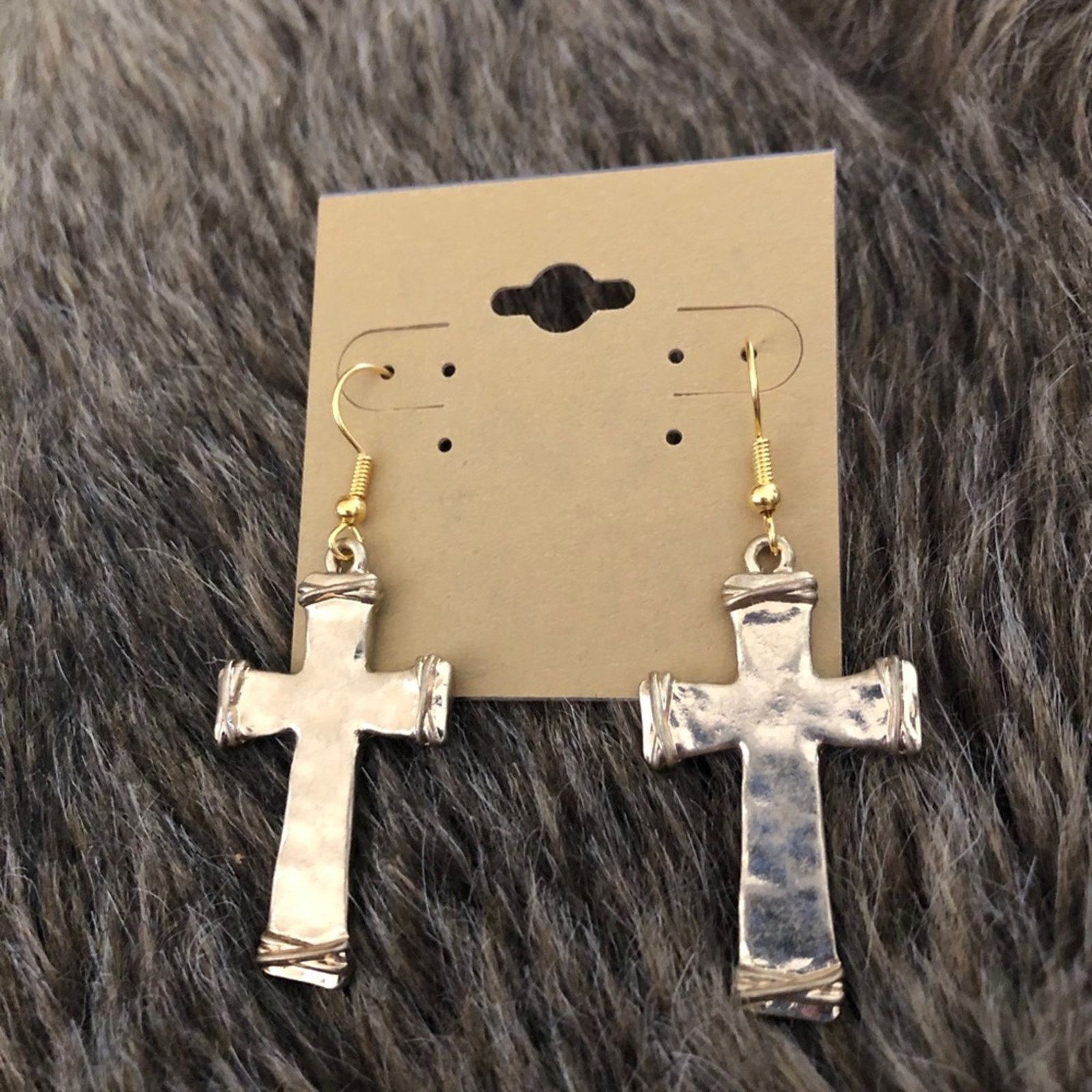 Vintage Vintage repurpose gold tone cross earrings Size ONE SIZE - 1 Thumbnail