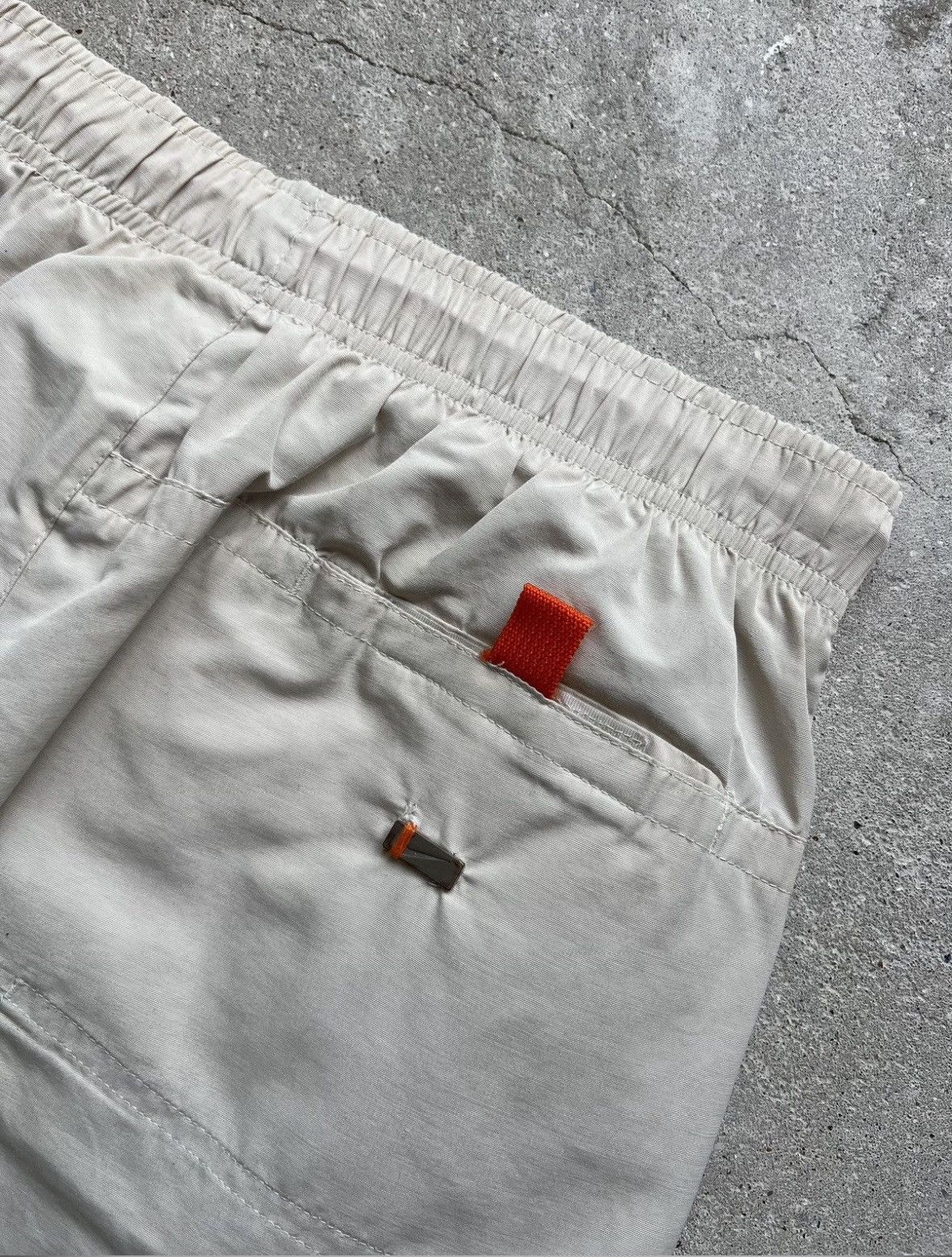 Nike Vintage Nike Trackpants Size US 31 - 13 Thumbnail