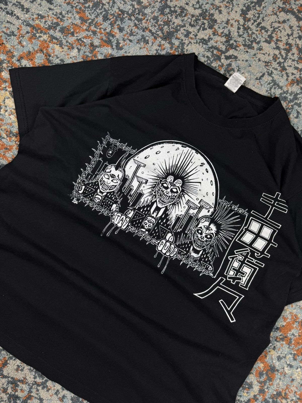 Band Tees × Vintage Vintage Y2K Grimmed out graphic band tee Size US L / EU 52-54 / 3 - 5 Thumbnail