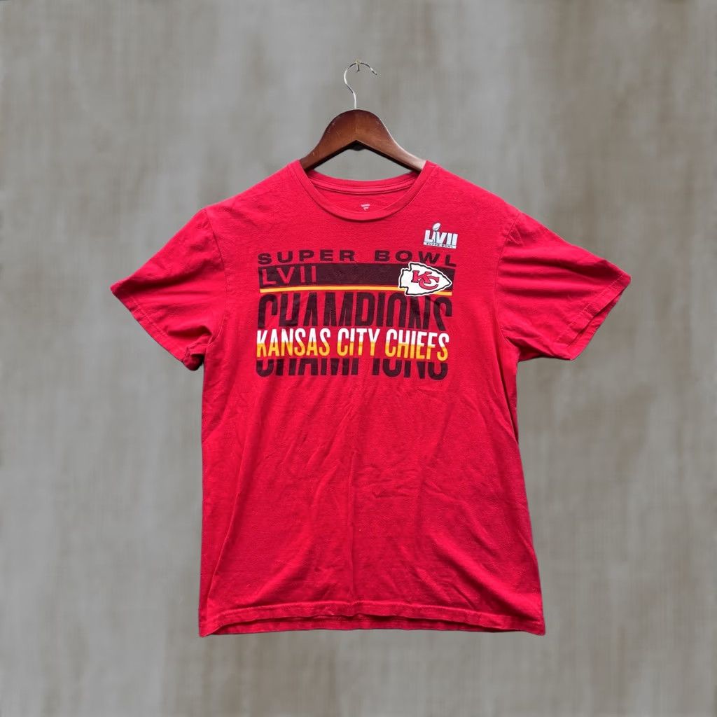 Vintage Fanatics Kansas City Chiefs Super Bowl LVII Champions Red T Shirt Adult M Size US M / EU 48-50 / 2 - 1 Thumbnail