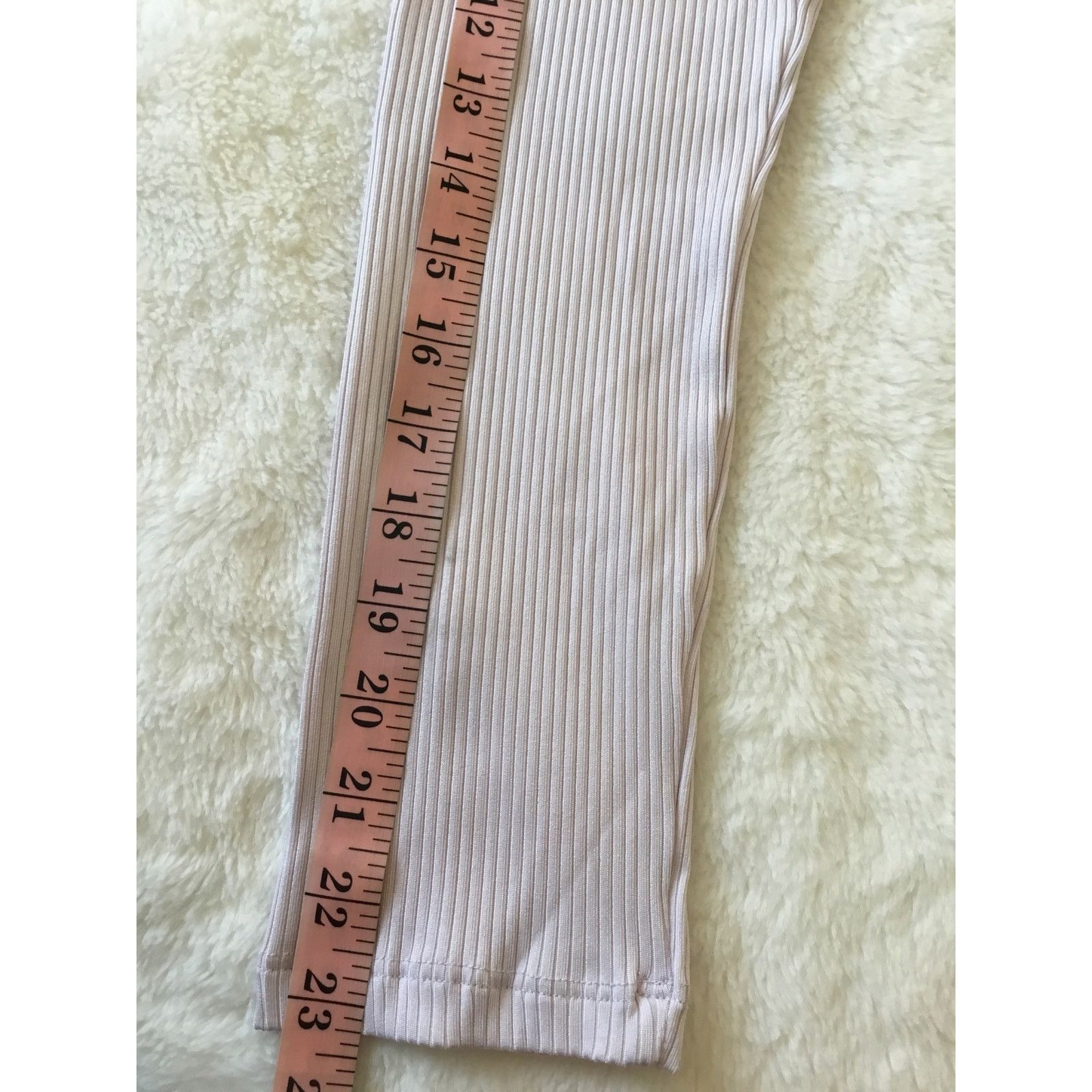 Anthropologie Anthropologie Lilac Twist Cut-Out Top Size M / US 6-8 / IT 42-44 - 13 Thumbnail