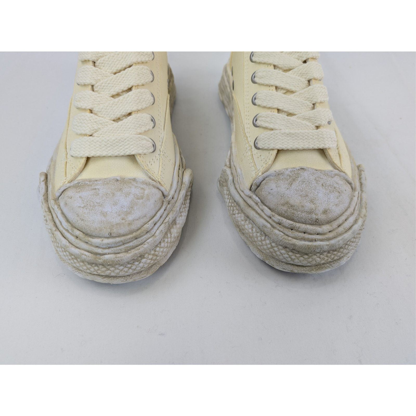 Maison MIHARA YASUHIRO o1rshd1 Peterson 23 OG Sole Canvas Low-Top Sneaker in White Size US 8 / EU 41 - 9 Thumbnail