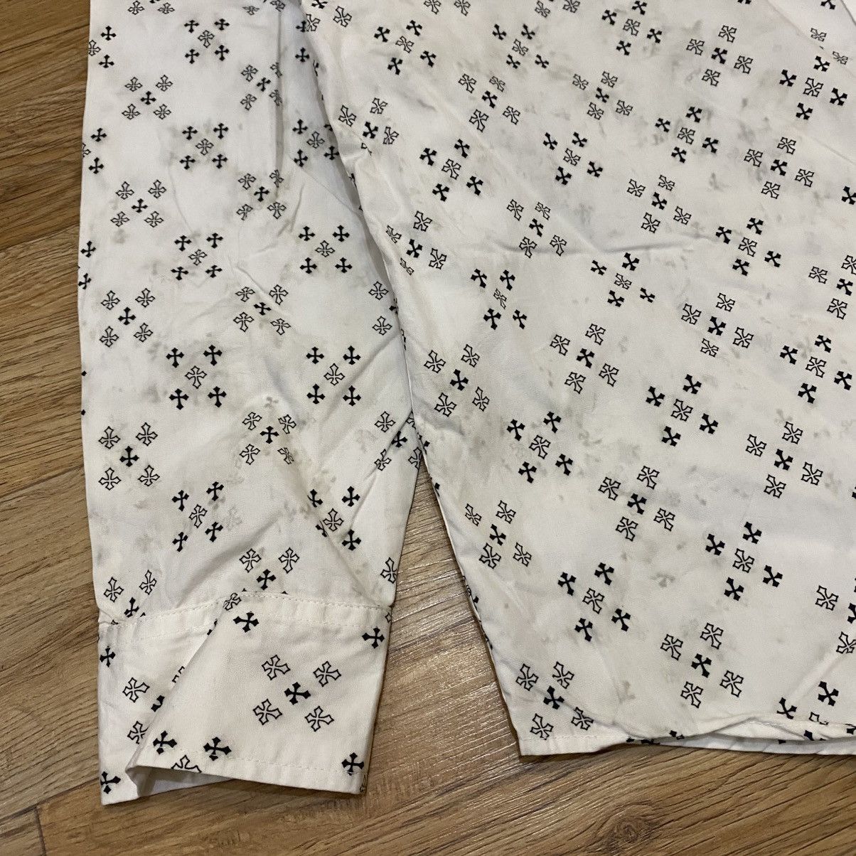 Tornado Mart 2000s Scommessa - White Gothic Style Cross Shirt Button Up Size US XL / EU 56 / 4 - 5 Thumbnail