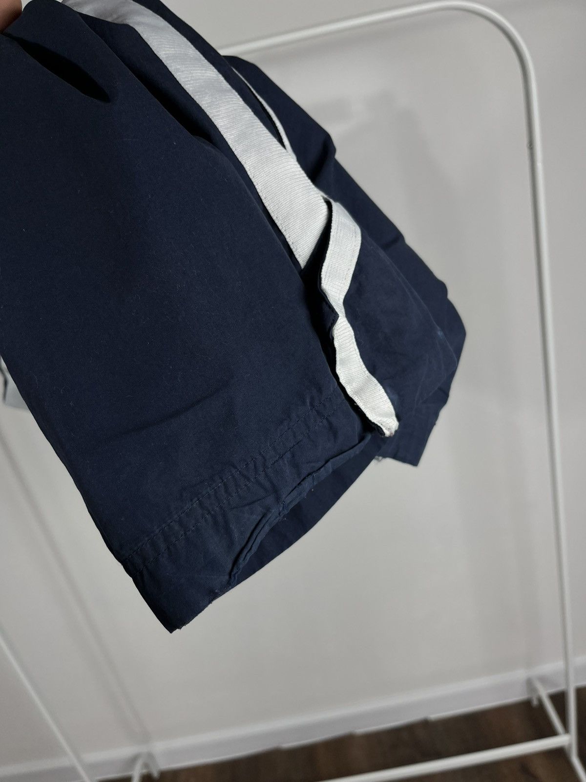 Nike Vintage Nike navy blue track pants with white side stripes L Size US 34 / EU 50 - 5 Thumbnail