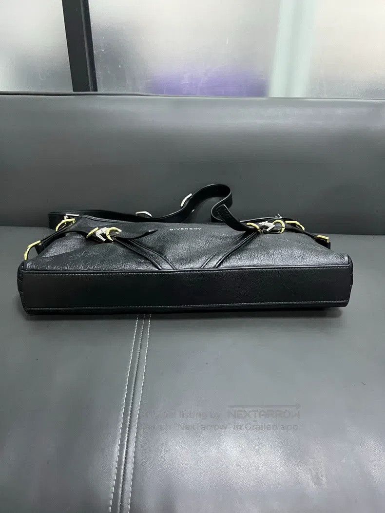Givenchy Givenchy Black Wax Cowhide Voyou Handbag, Medium Size Size ONE SIZE - 7 Thumbnail
