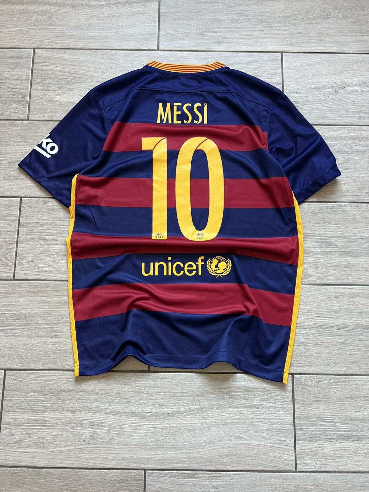 Nike Nike Barcelona 2015/2016 Messi Home Away Jersey T-Shirt Size US M / EU 48-50 / 2 - 12 Thumbnail