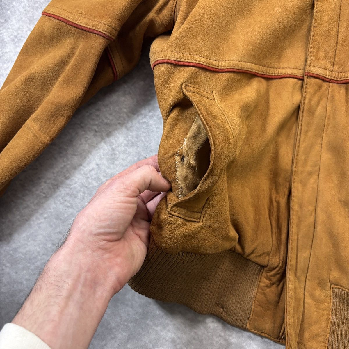 Other × Vintage 1970s Suede Bomber Jacket 70s Vintage Spanish Wheat Brown S Size US S / EU 44-46 / 1 - 10 Thumbnail