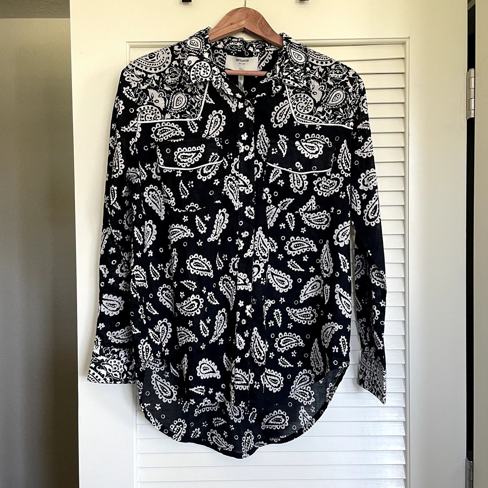 One Teaspoon NWT $167 One Teaspoon x Free People Batik Paisley Buttondown Size XS / US 0-2 / IT 36-38 - 6 Thumbnail