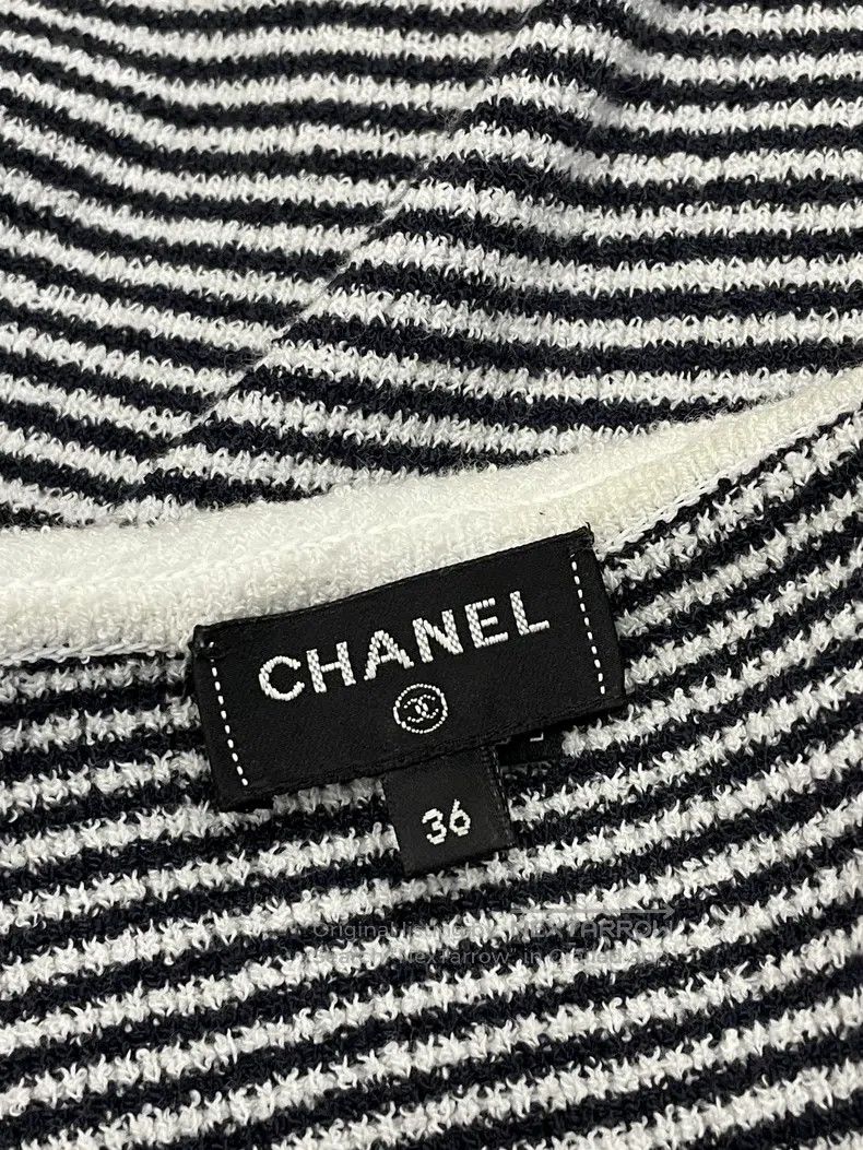 Chanel 23C black and white striped logo double C long slee
