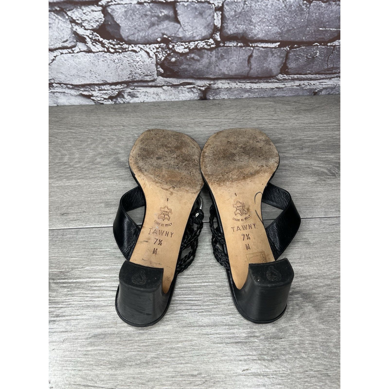 Brighton Brighton Tawny Black Leather Heel Buckle Thong Italy Sandals Size US 7.5 / IT 37.5 - 16 Thumbnail