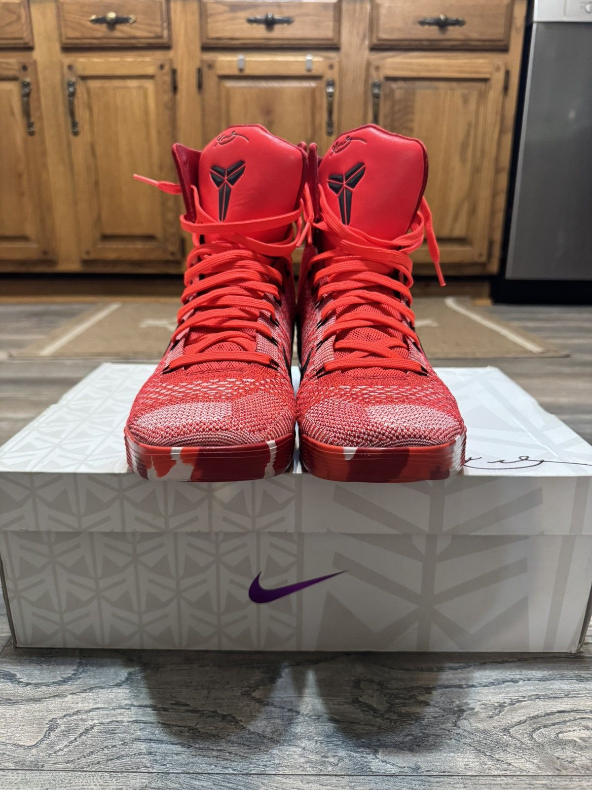Nike Kobe 9 Christmas (2014) Size US 11 / EU 44 - 4 Thumbnail