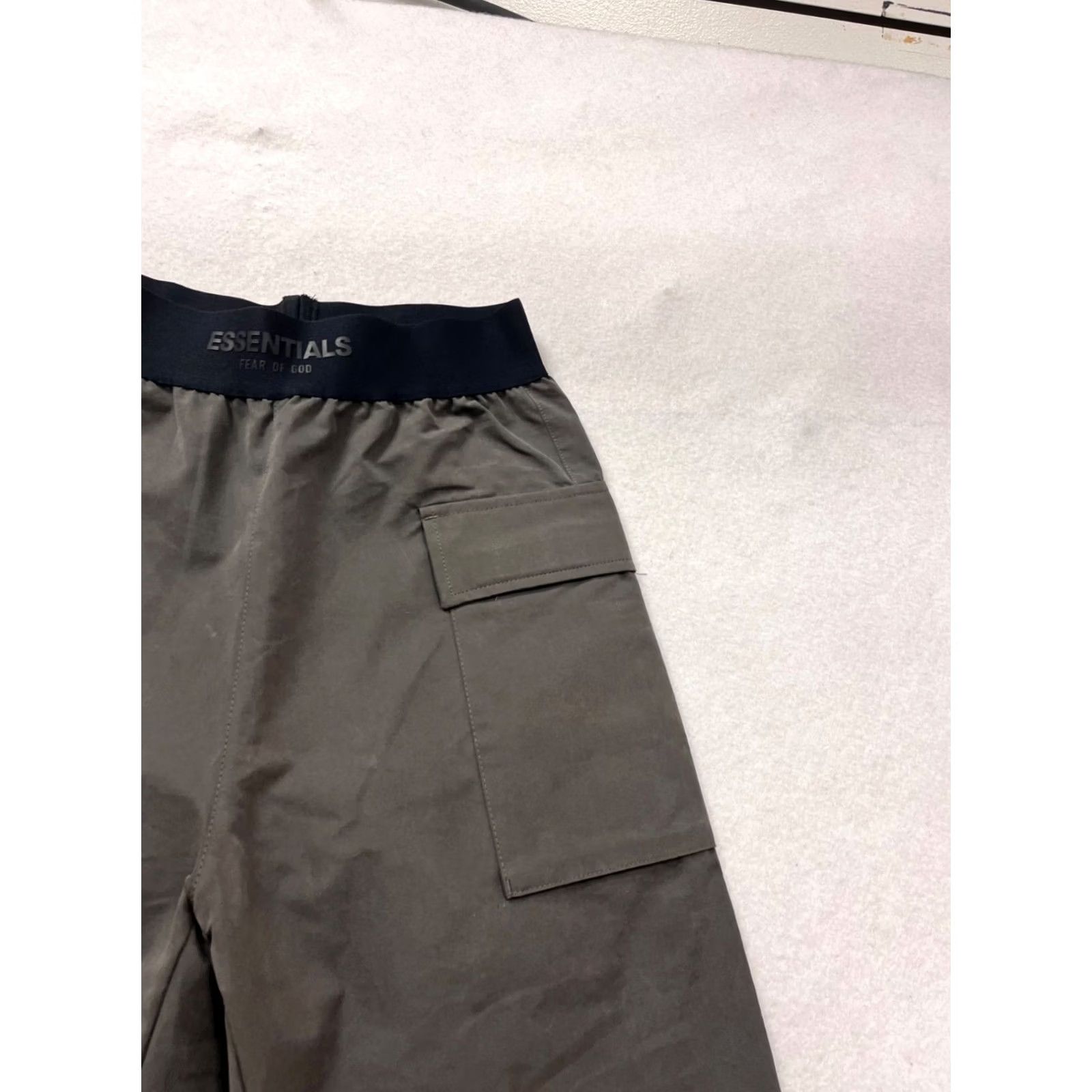 Vintage Fear Of God Essentials Cargo Pants XS Gray Mens Regular Pants Cargo Gray XS Men Size US 27 - 7 Thumbnail