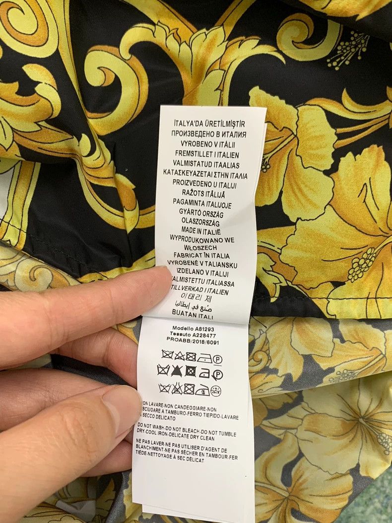 Versace Versace Yellow printed letter hooded jacket Size US L / EU 52-54 / 3 - 6 Thumbnail