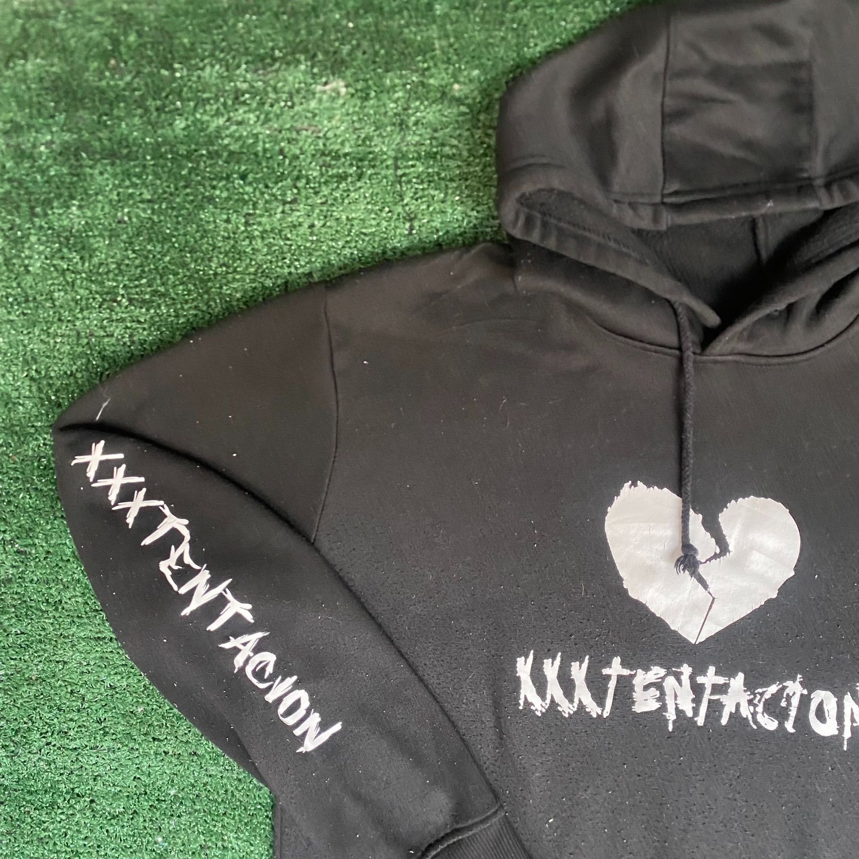 Rap Tees XXXTentacion Heart Logo Hoodie Emo Trap Rapper Sweatshirt Size US S / EU 44-46 / 1 - 2 Thumbnail
