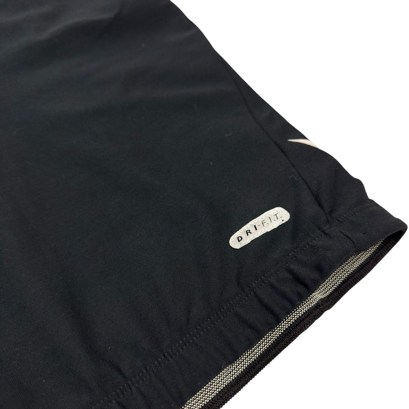 Nike × Nike ACG Vintage Nike ACG Dri-Fit Men's Black Swoosh Logo Shorts XL Size US 30 / EU 46 - 4 Thumbnail
