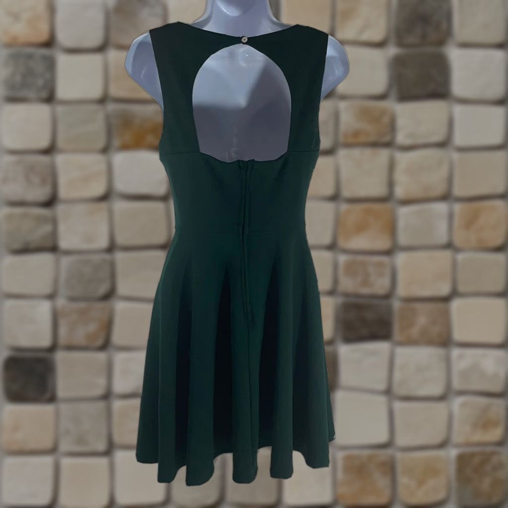 Vintage VINTAGE B Darlin Women Dress Sleeveless Green V-Neck Peak A Boo Back 3/4 Size XS / US 0-2 / IT 36-38 - 1 Thumbnail