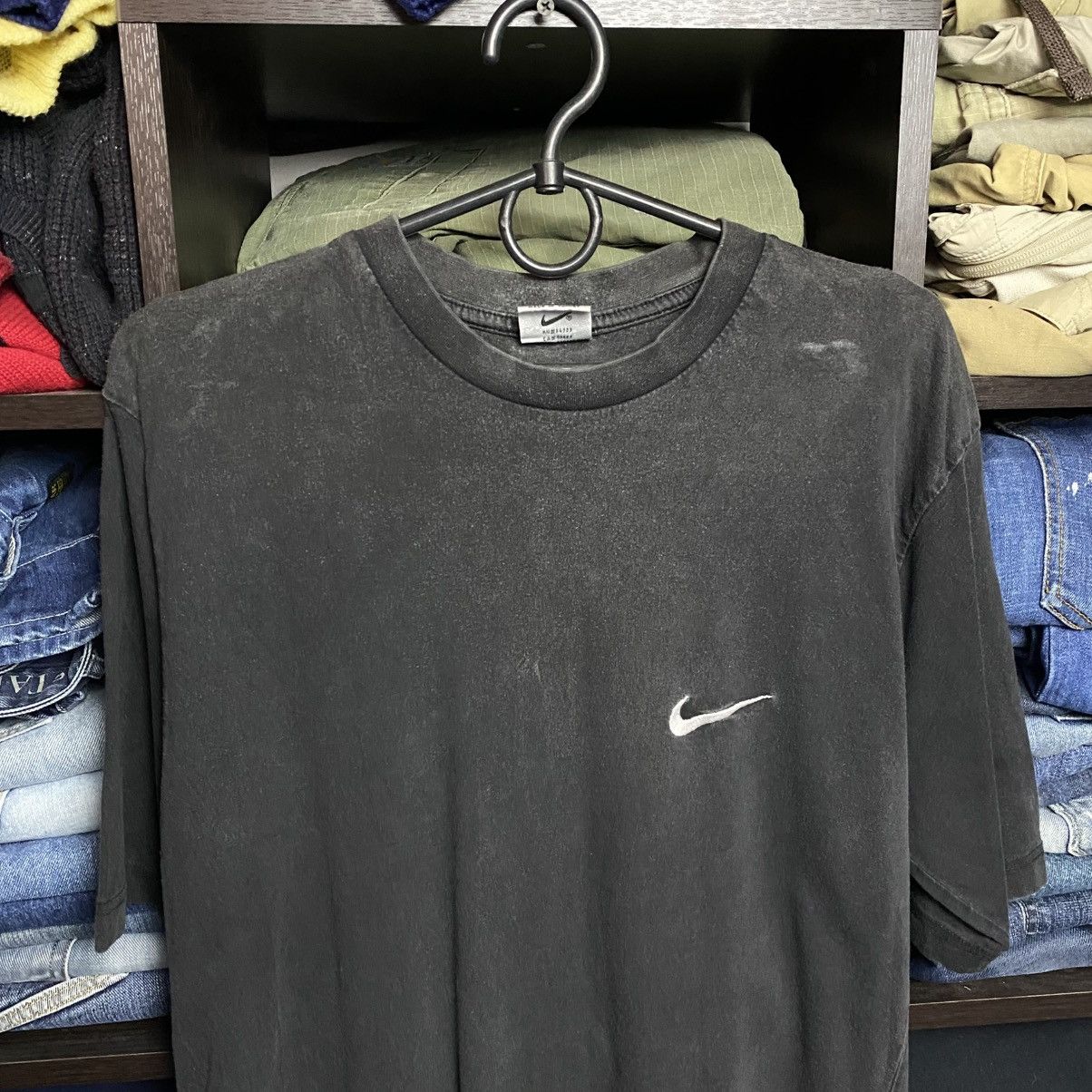 Nike Vintage Nike Small Swoosh 90’s Faded streetwear tee size M Size US M / EU 48-50 / 2 - 2 Thumbnail