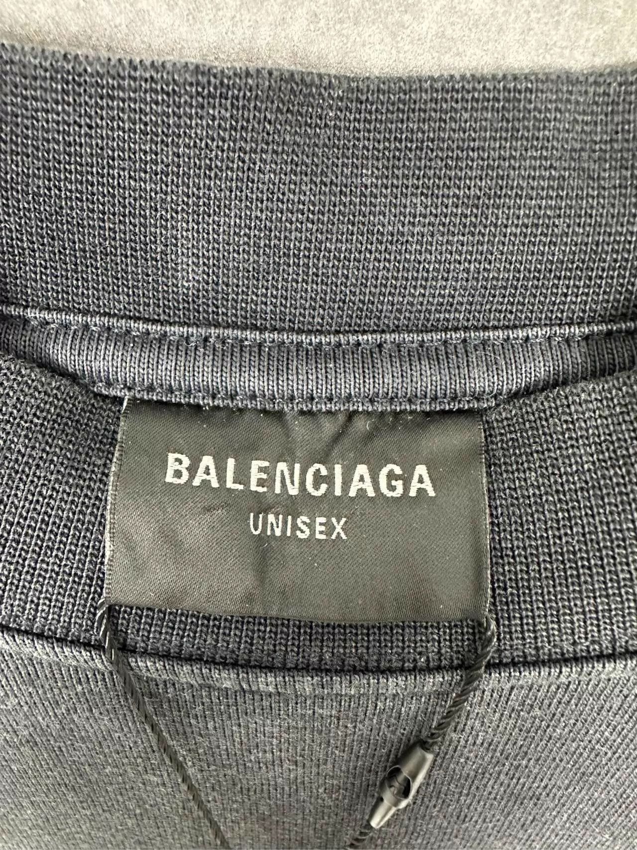 Balenciaga Balenciaga Distressed Printed Logo S/S Tee Size 2 Size XS / US 0-2 / IT 36-38 - 3 Thumbnail